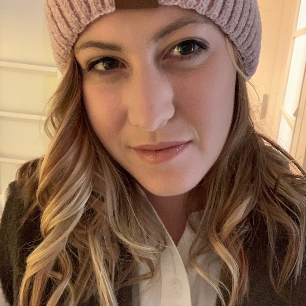 Meet your Posher, Caroline